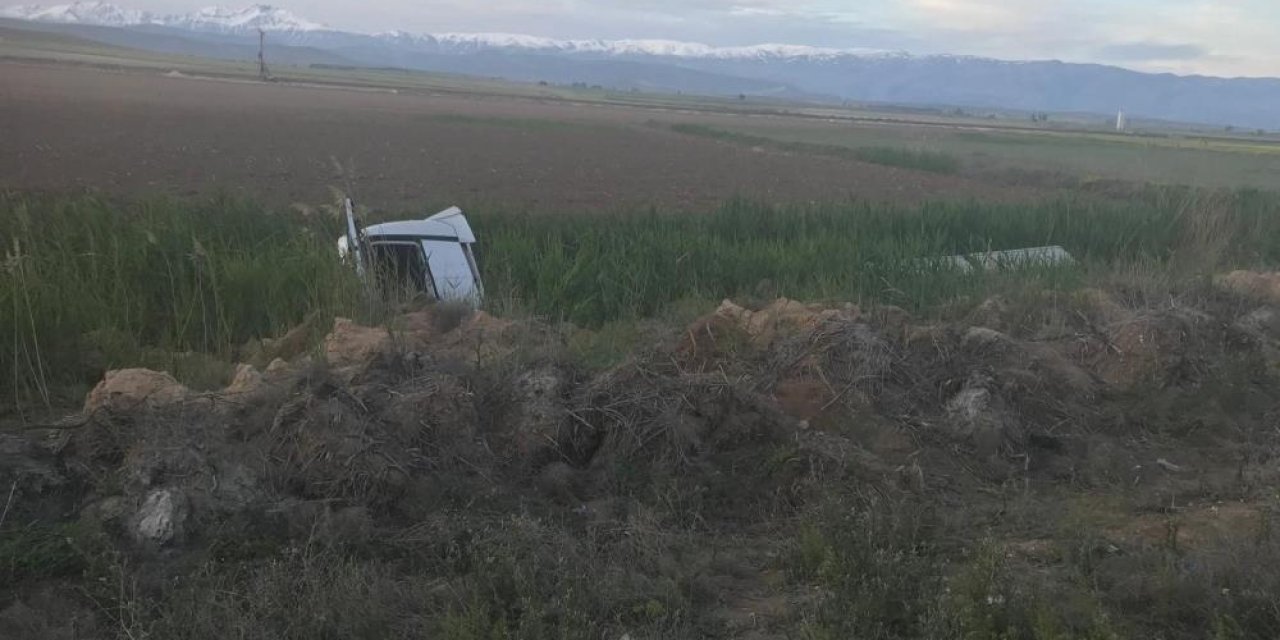 Konya’da sulama kanalına uçan TIR’ın sürücüsü öldü