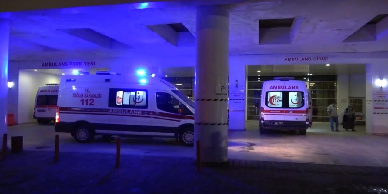 Eve dönen koca, karısını başka adamla yakaladı