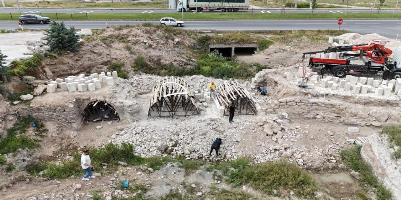 1,5 asır önce Konya Valisinin geçtiği tarihi köprü restore ediliyor