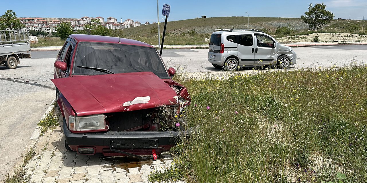 15 yaşındaki çocuk, izinsiz aldığı babasının aracıyla kaza yaptı: 3 yaralı