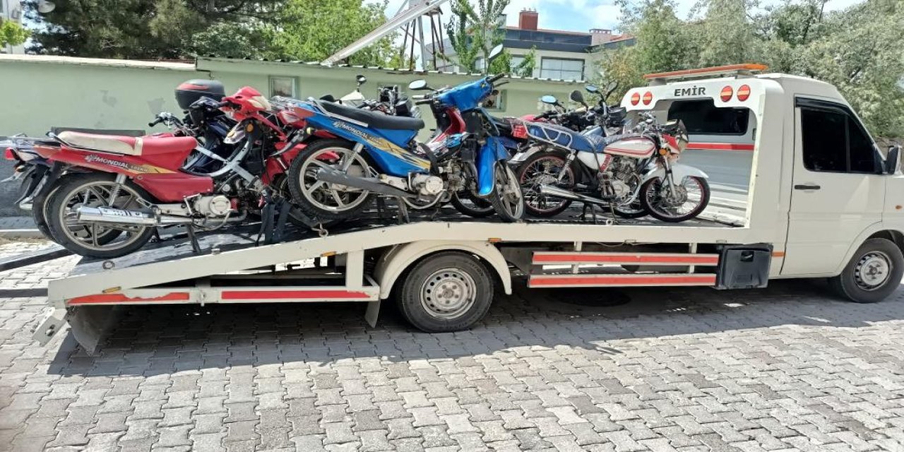 Konya’da 12 motosiklet kural ihlali yüzünden men edildi