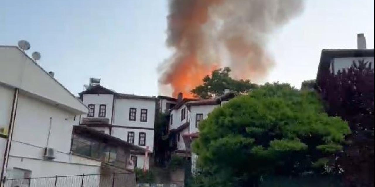 Beypazarı’ndaki tarihi evlerde yangın
