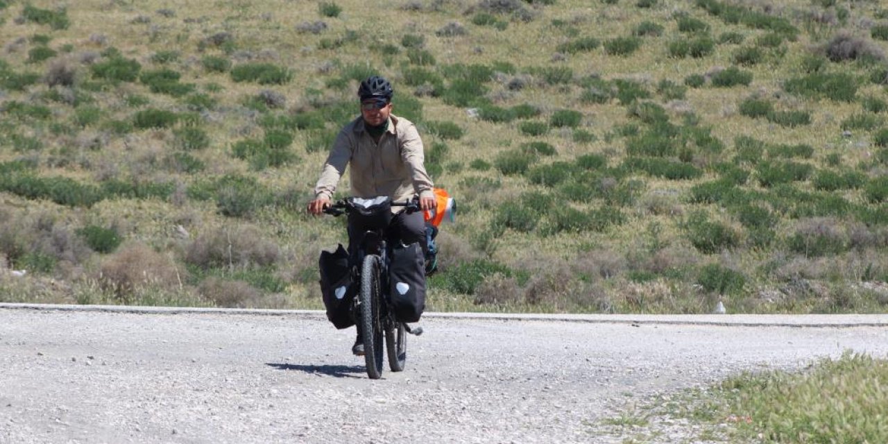 Bisikleti ile Türkiye turuna çıktı, Konya’ya ulaştı