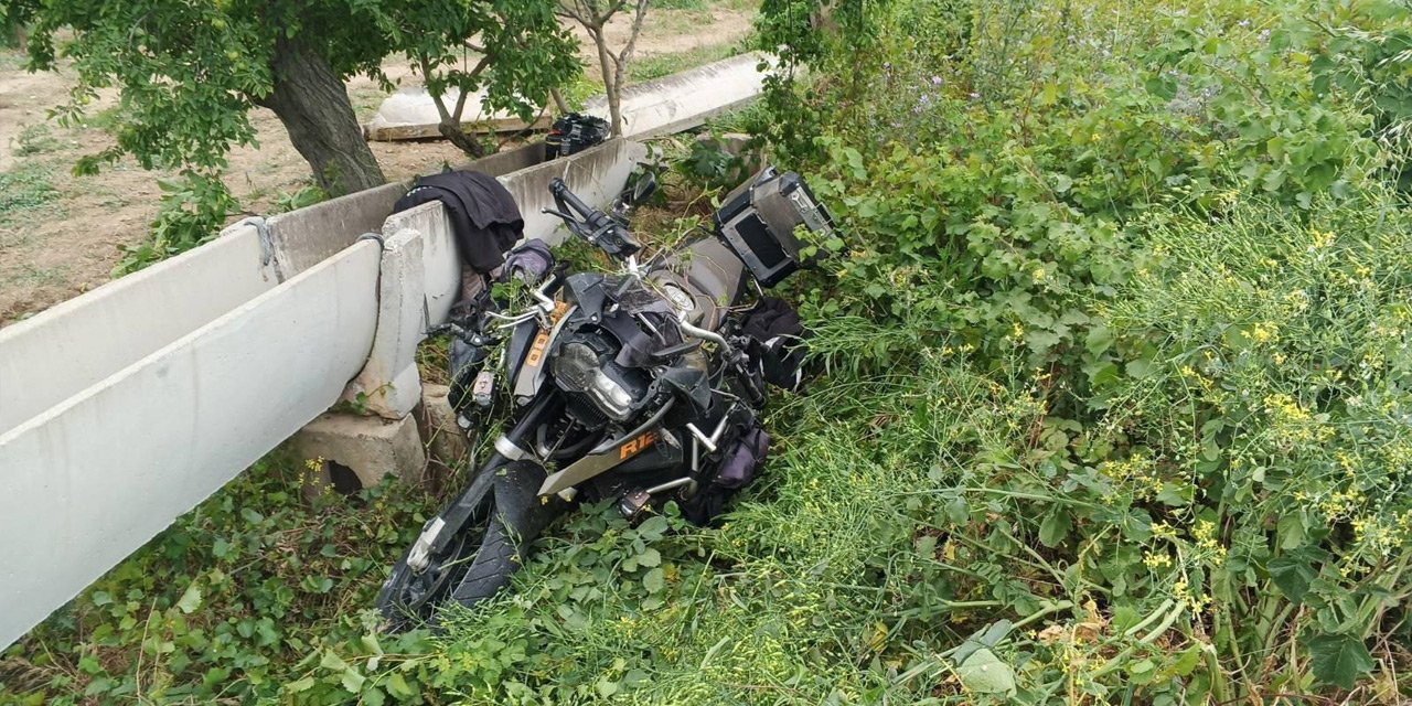 Sulama kanalına çarpan motosikletteki karı- kocayı ölüm ayırdı