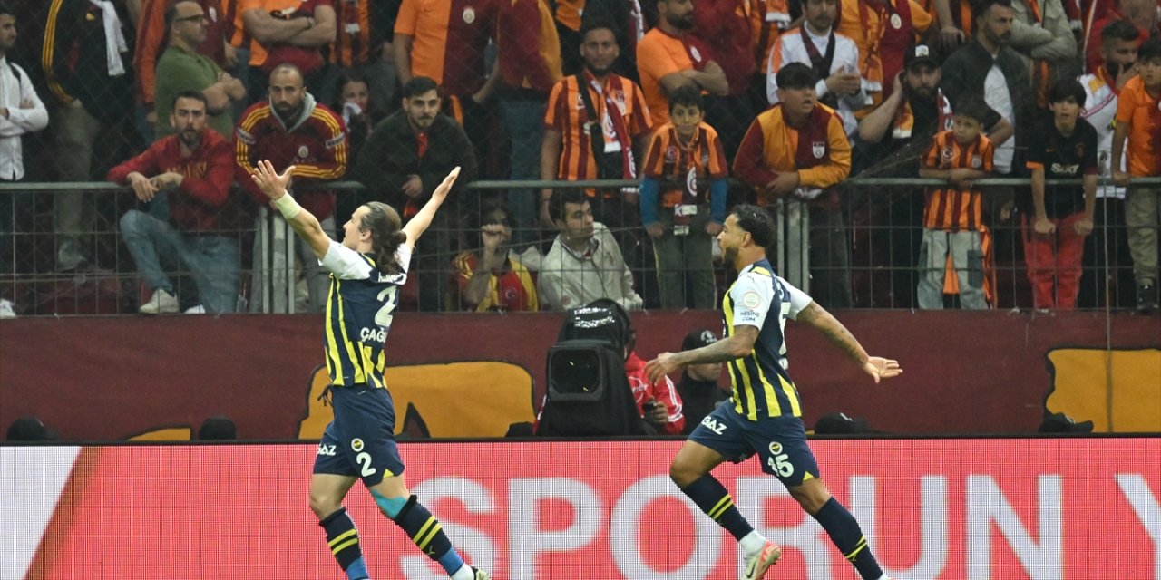 Fenerbahçe Galatasaray'ı yendi! Ligde şampiyon son hafta belli olacak