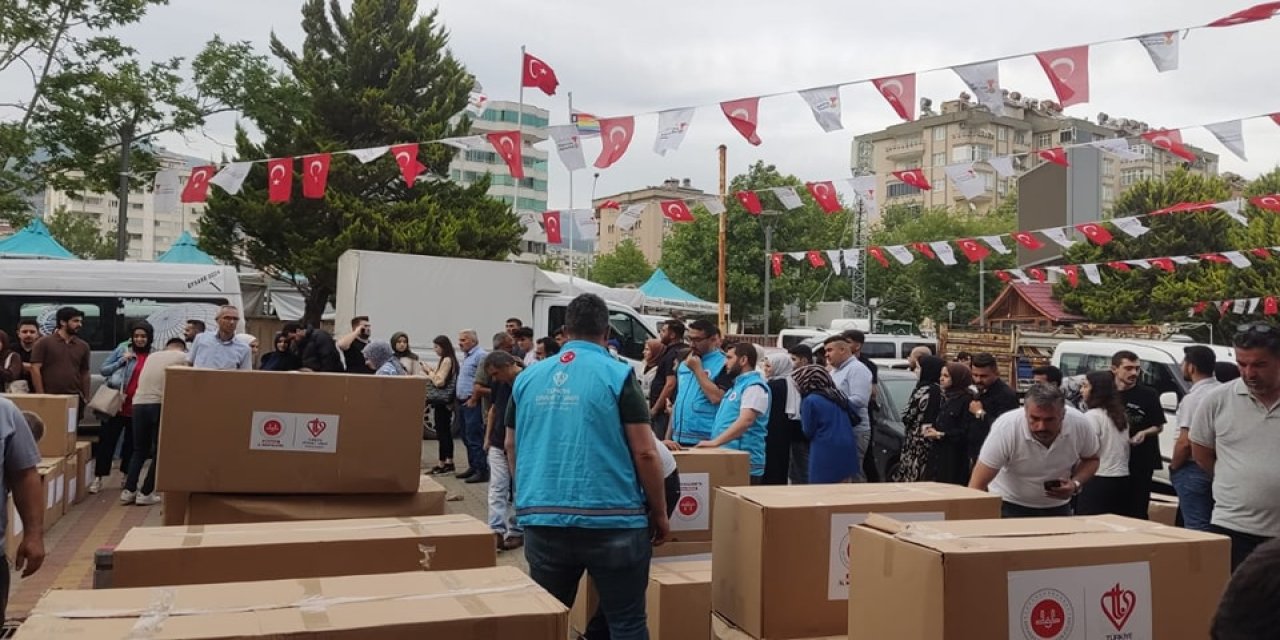 Konya’dan gönderilen çeyiz dolu TIR’lar deprem bölgesine ulaştı