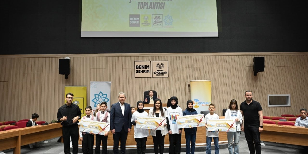 Konya’da ortaokul öğrencilerinin "Akıllı Duraklar" projesi birincilik getirdi