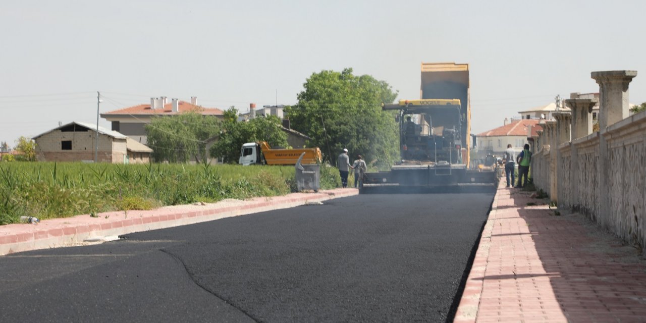 Karatay’da asfalt seferberliği! İlçenin dört bir yanında çalışma var