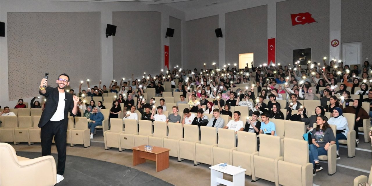 Konya’da Gri Koç, öğrencilere YKS öncesi son taktikleri verdi