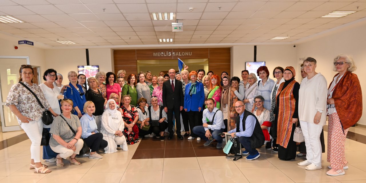 Bosna Hersekli kursiyerler Başkan Pekyatırmacıyı ziyaret etti