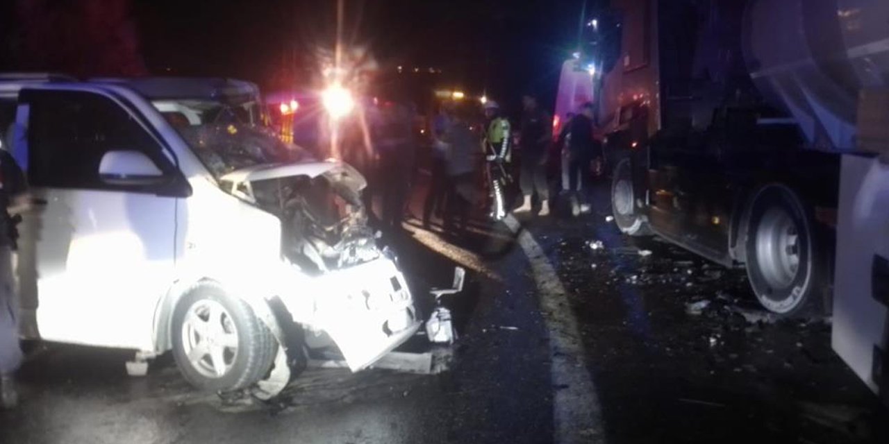 Kız isteme dönüşü feci kaza: 14 kişi yaralandı