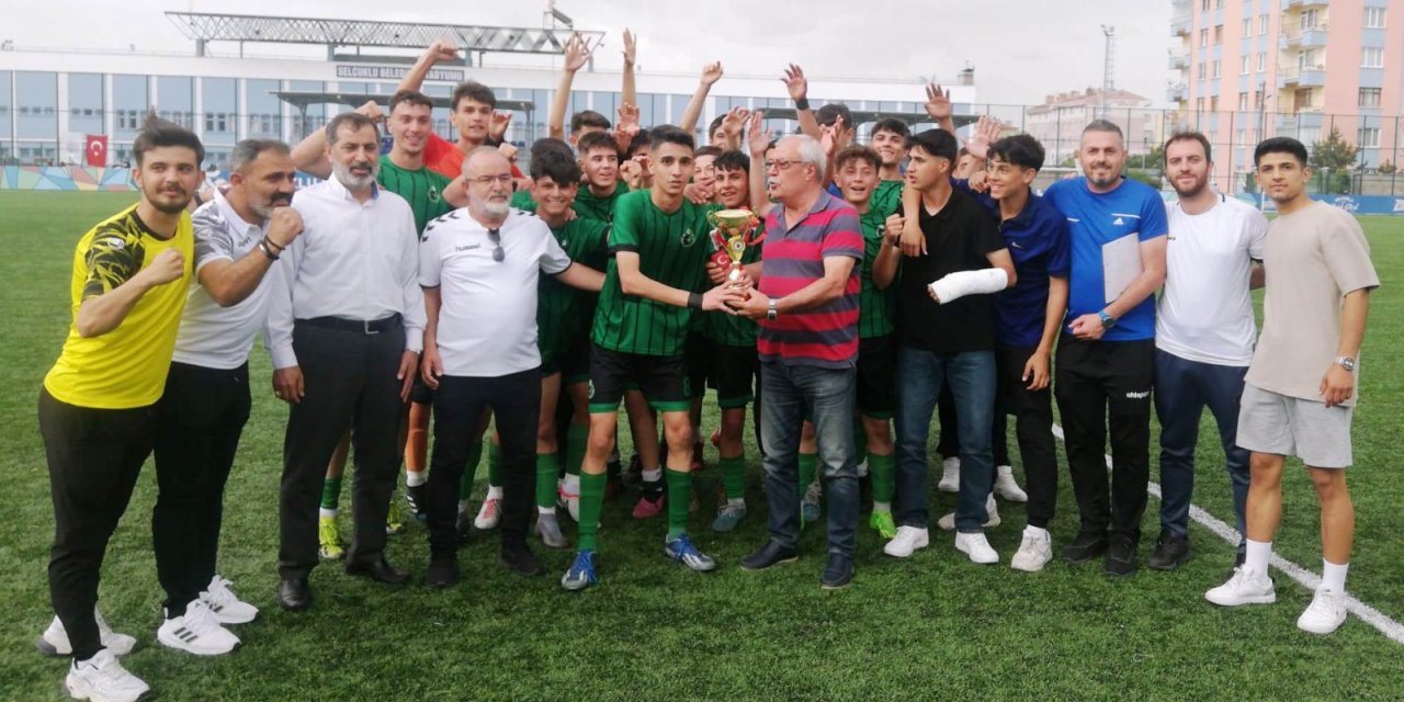 U17 Ligi’nde Konya şampiyonu Karatay Belediyespor