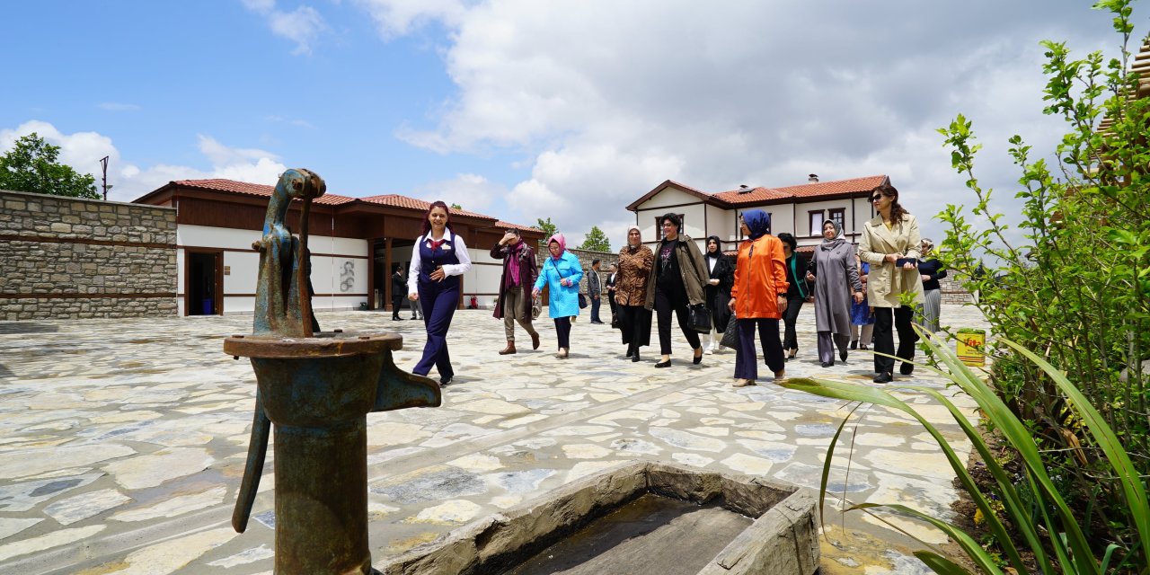 Konya protokolünün eşleri, Meram’ın 3 büyük yatırımına hayran kaldı