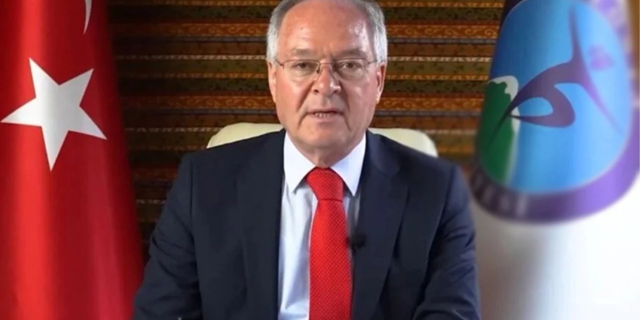 Çalışanlar belediye başkanını dövdü