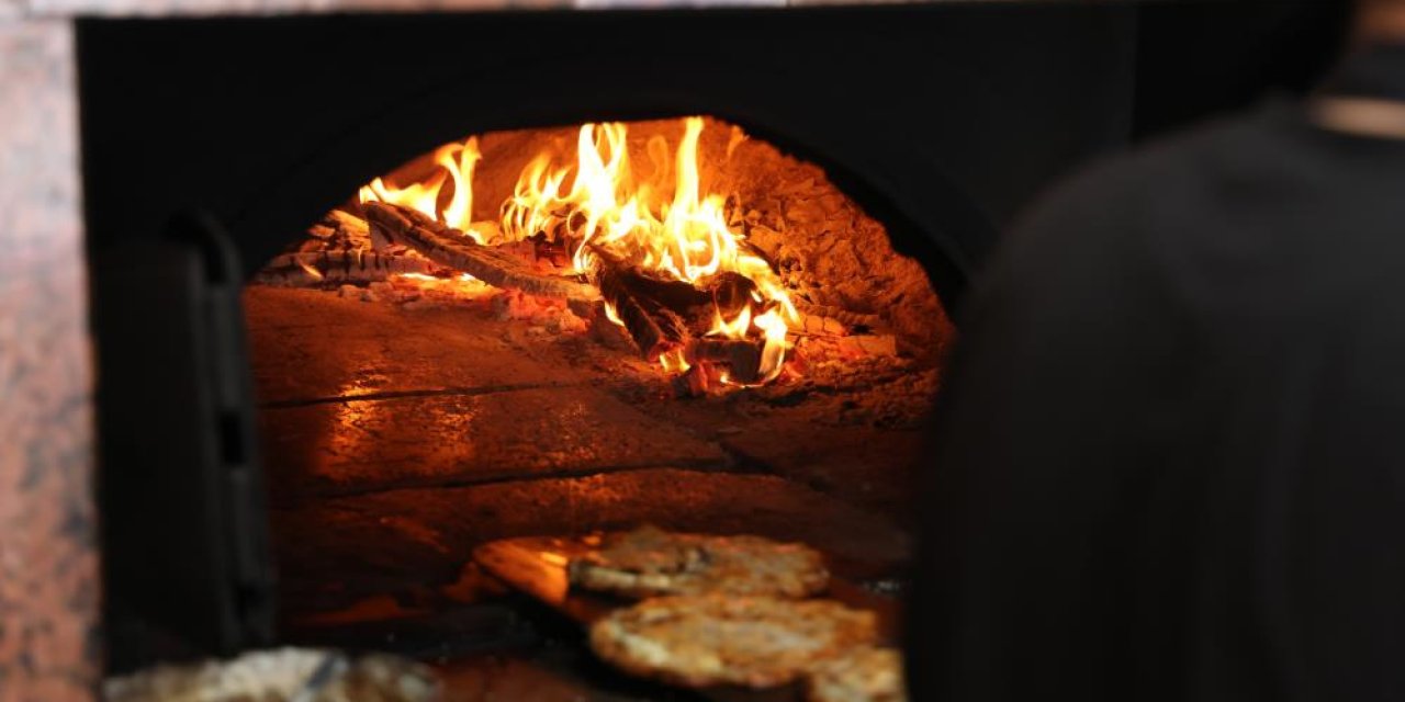 Anadolu’nun pizzası! Konya’daki bu lezzet damaklarda eşsiz bir tat bırakıyor