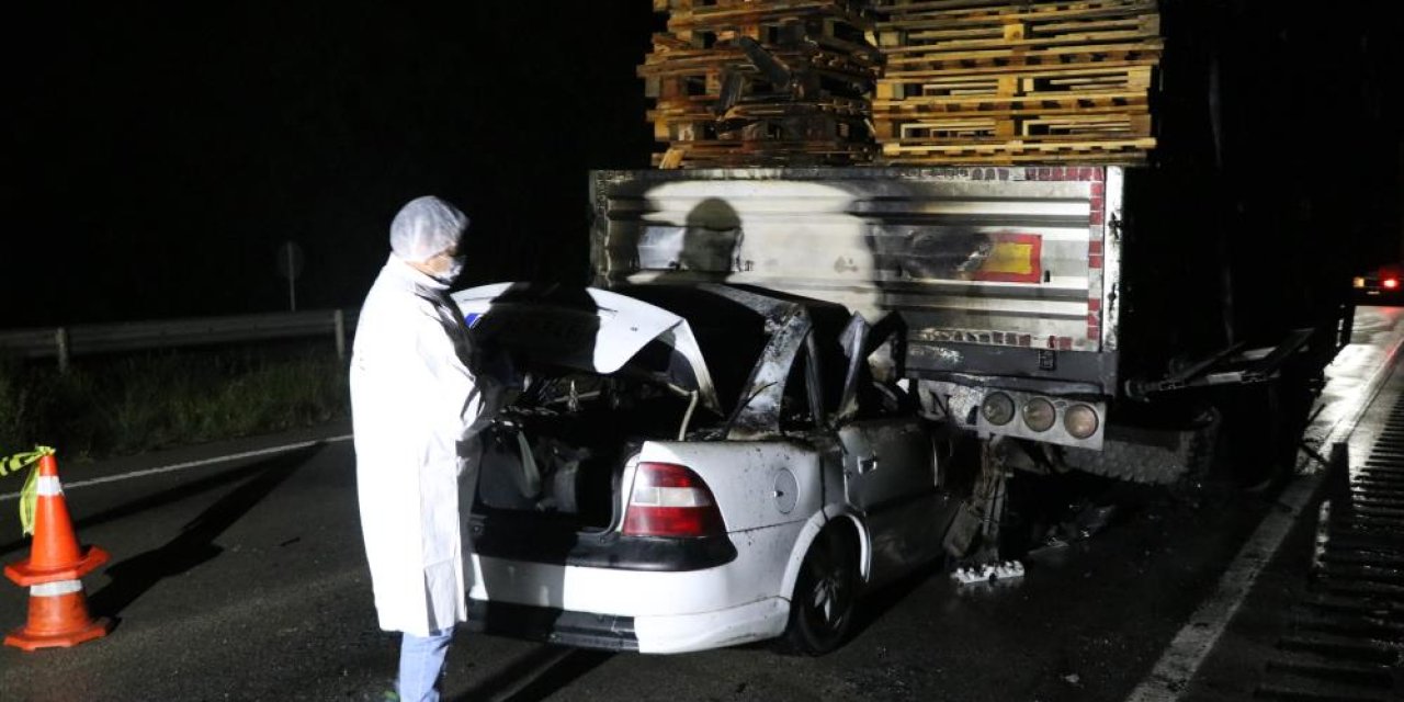 TIR’a çarpan otomobil alev aldı! Sürücü feci şekilde can verdi