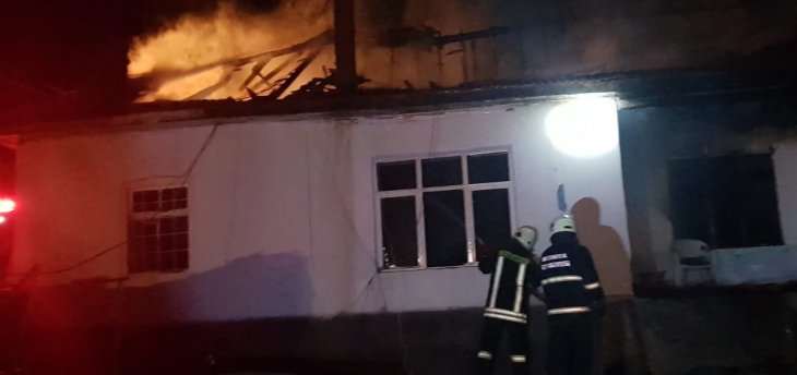 Konya’da müstakil ev yandı, aile son anda kurtuldu