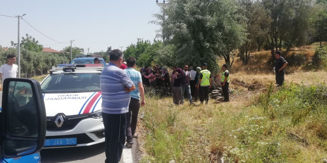 Emekli polis memuru komşusunu öldürüp canına kıydı