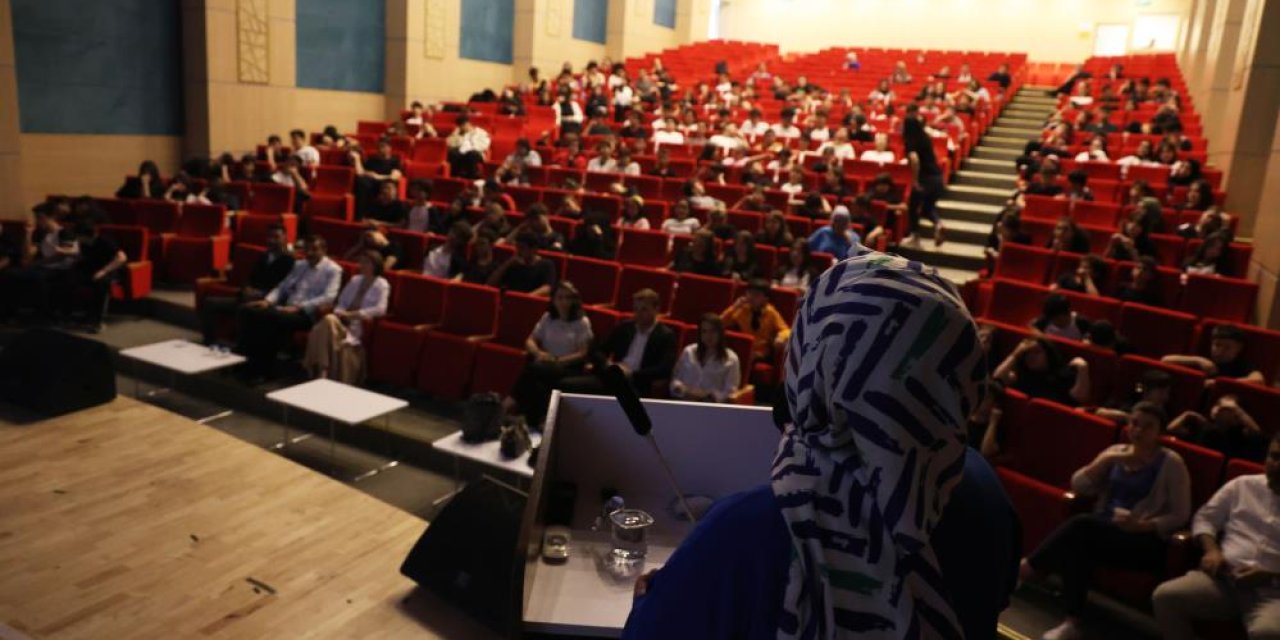 Konya’da uzmanından renkli ambalajların altındaki tehlikeye karşı uyarı