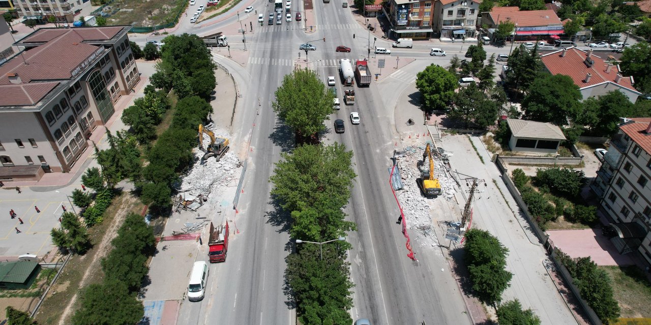 Konya’nın en yoğun caddesine 20 milyon liralık üst geçit!