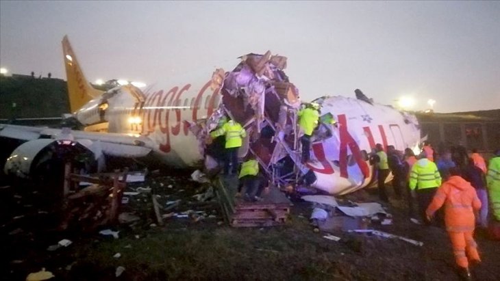 Uçak kazasına giden polis aracı kaza yaptı, 5 polis yaralandı