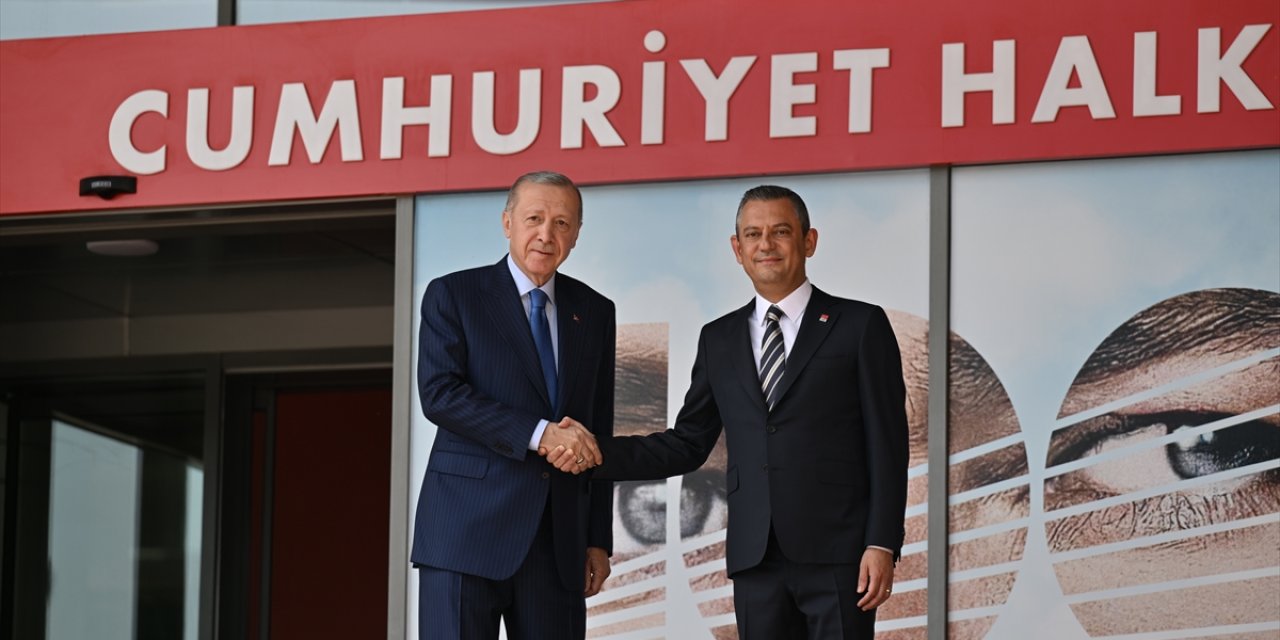 18 yıl sonra bir ilk! Cumhurbaşkanı Erdoğan CHP Genel Merkezi'nde