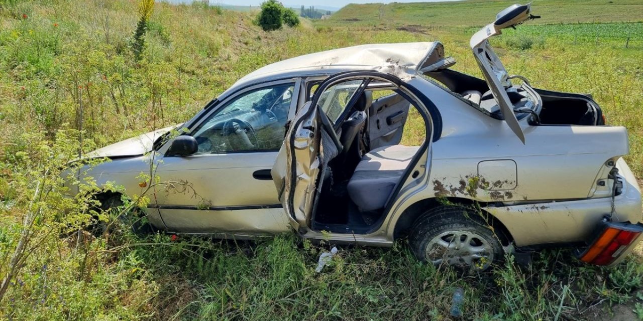 Çorum'daki 2 ayrı kazada 9 kişi yaralandı