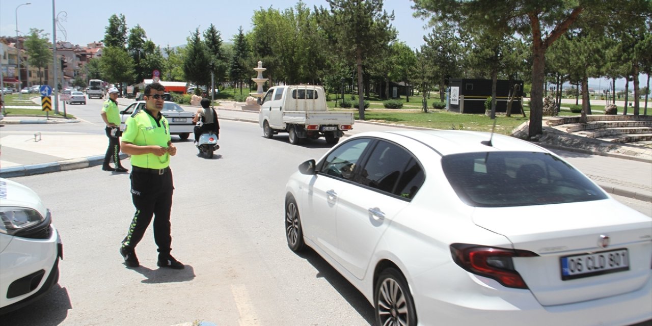 Tatilciler Konya’yı Akdeniz’e bağlayan Demirkapı Tünelini çok sevdi