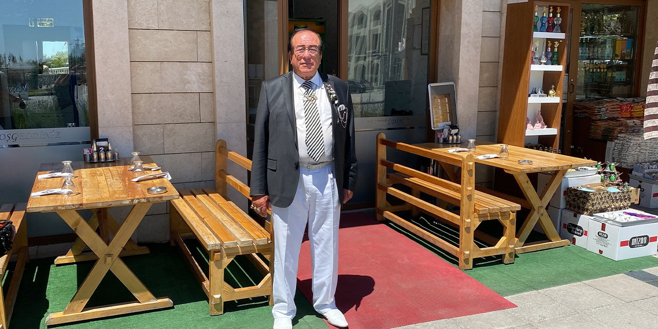 Konya'nın en şık insanı! Onun gibi giyinen yok