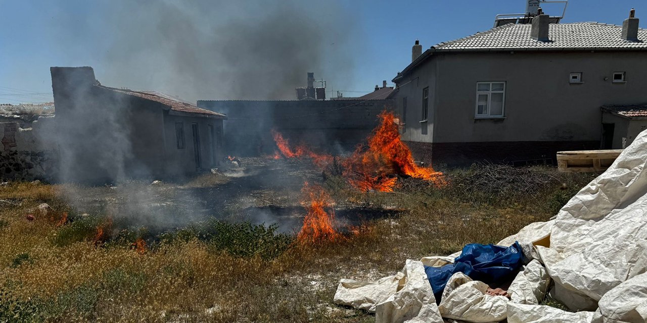 Konya’da et pişirmek için yakılan ateş az kalsın evi de yakıyordu