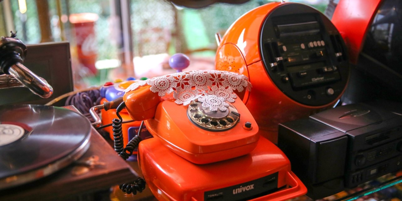 Konya’daki bu kafe müşterileri 80'li yıllara götürüyor