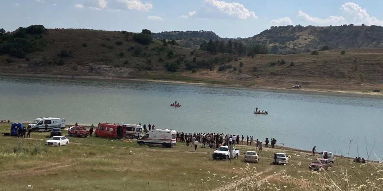 Serinlemek için baraja giren 3 kişi hayatını kaybetti