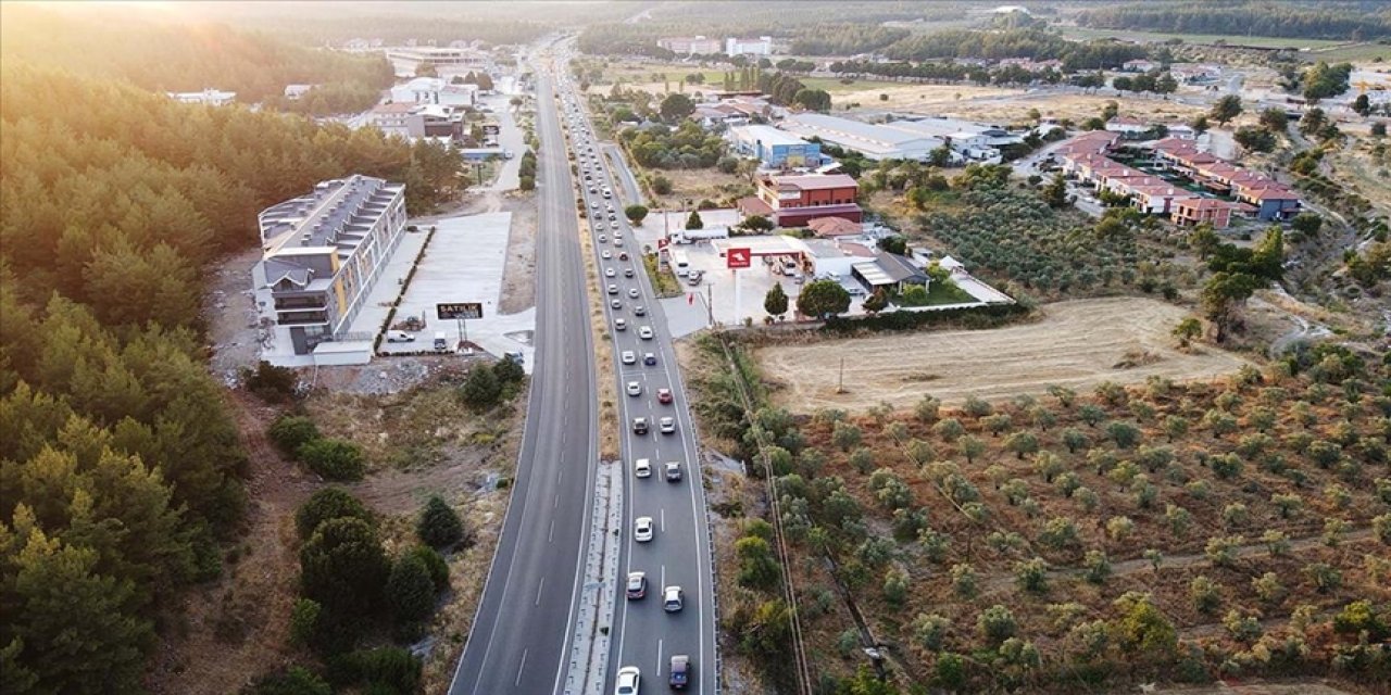 Yollarda bayram tatili dönüşü hareketliliği sürüyor