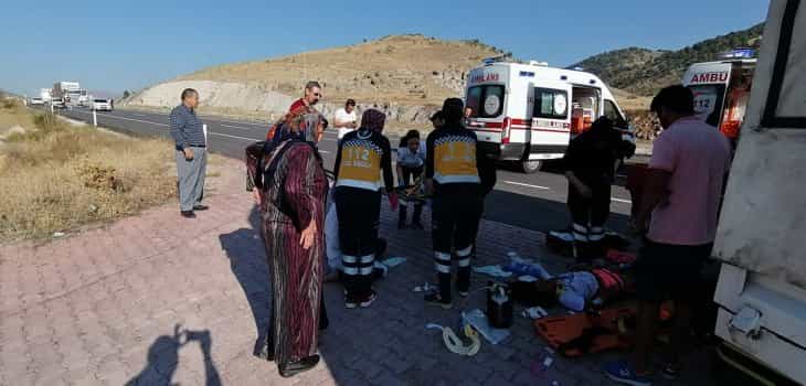 Hava ambulansı Konya’daki kazada ağır yaralanan çocuk için kara yoluna indi