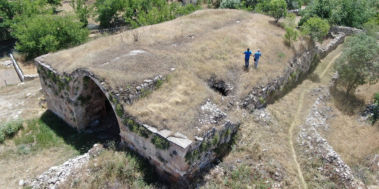 Selçuklu döneminin 750 yıllık kervansarayı ilgi bekliyor