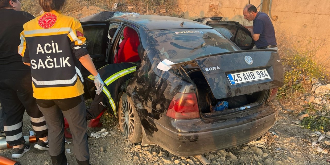 Konya yolunda otomobil şarampole devrildi: 1 ölü, 4 yaralı