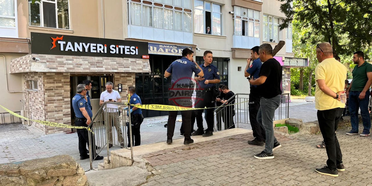 Konya’da bir kişi apartman girişinde önce kadını sonra kendini vurdu