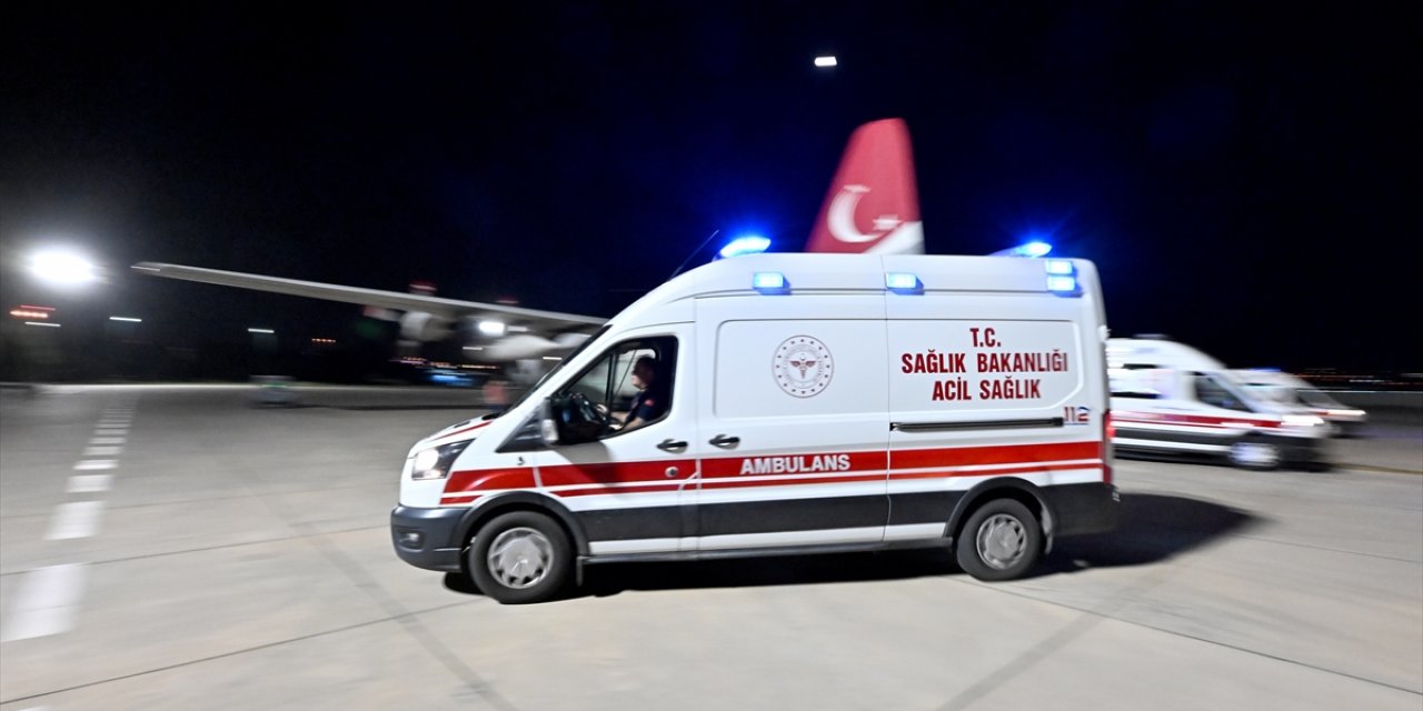 Kutsal topraklarda rahatsızlanan 13 kişi Türkiye'ye getirildi