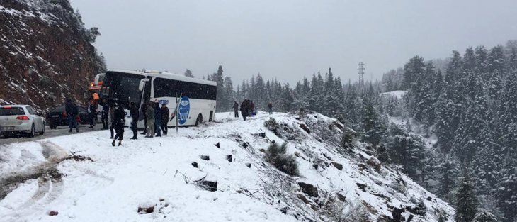 Konya – Antalya kara yolunda korku dolu anlar! Kayan yolcu otobüsü uçuruma 2 metre kala durdu