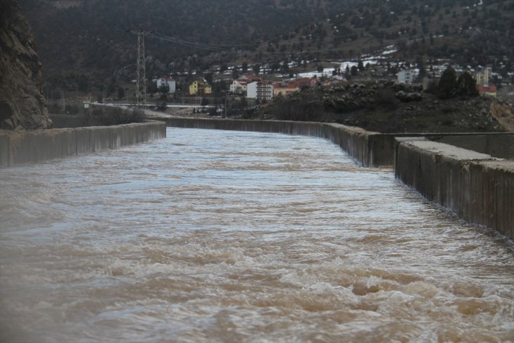 Yağışla birlikte Gembos Derivasyon Tüneli'nden Beyşehir Gölü'ne su takviyesi arttı