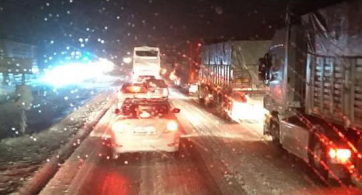 Kar, fırtına ve buzlanma Konya’da ulaşımı aksatıyor! Ankara ve Afyon yolları kapandı