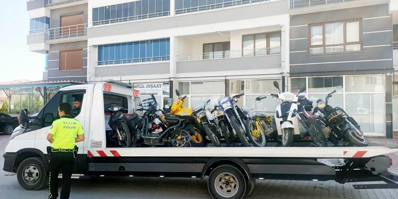 Konya’da plakasız ve ruhsatsız motosikletler toplanıyor