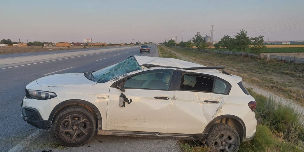 Konya’da otomobil yoldan çıktı, ekipler yardıma koştu! 5 yaralı var