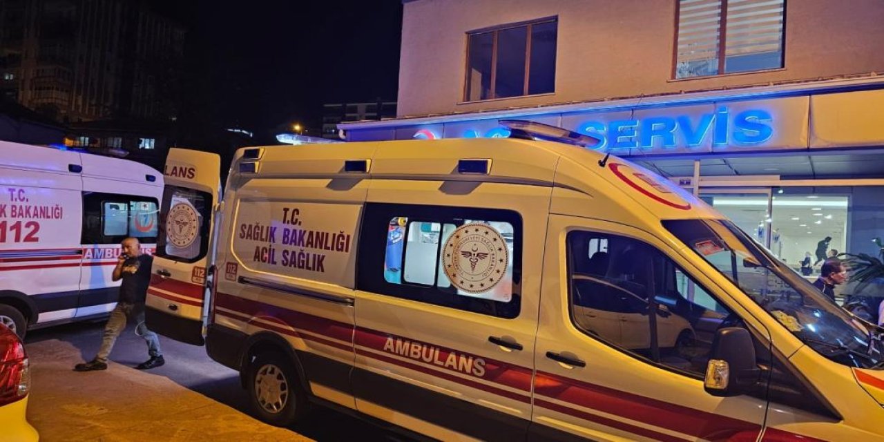 Zonguldak'ta hasta taşıyan ambulans kaza yaptı, 1 polis yaralandı