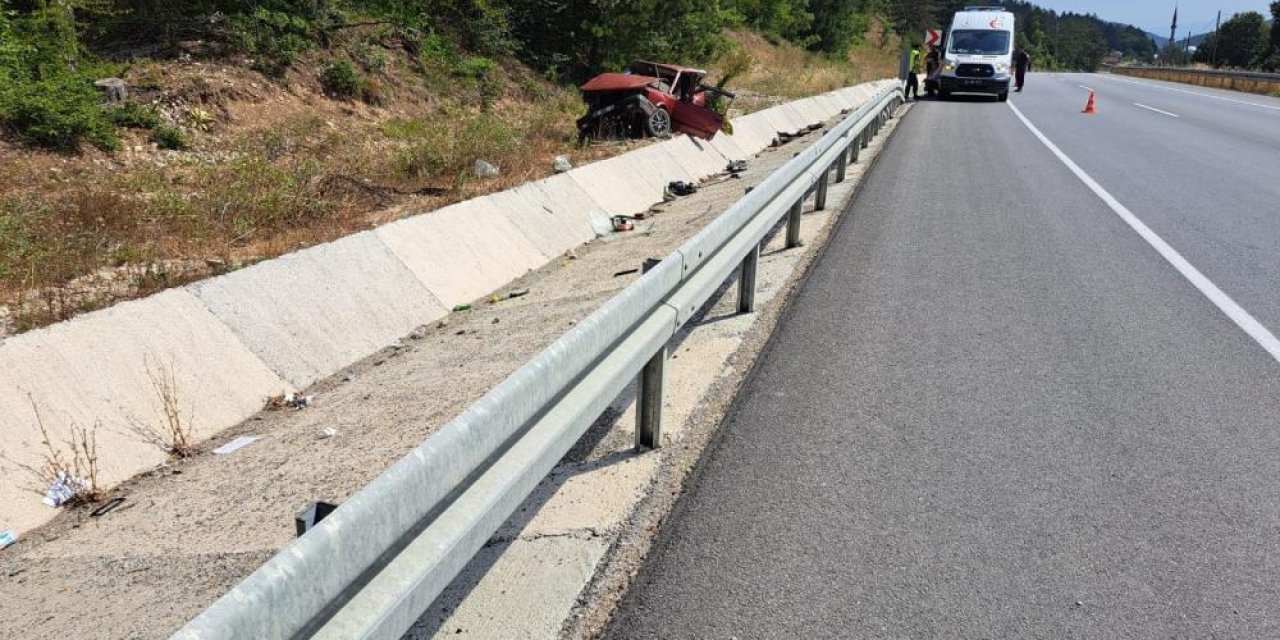 Feci kaza! Tofaş hurdaya döndü, baba yaralandı, oğlu öldü