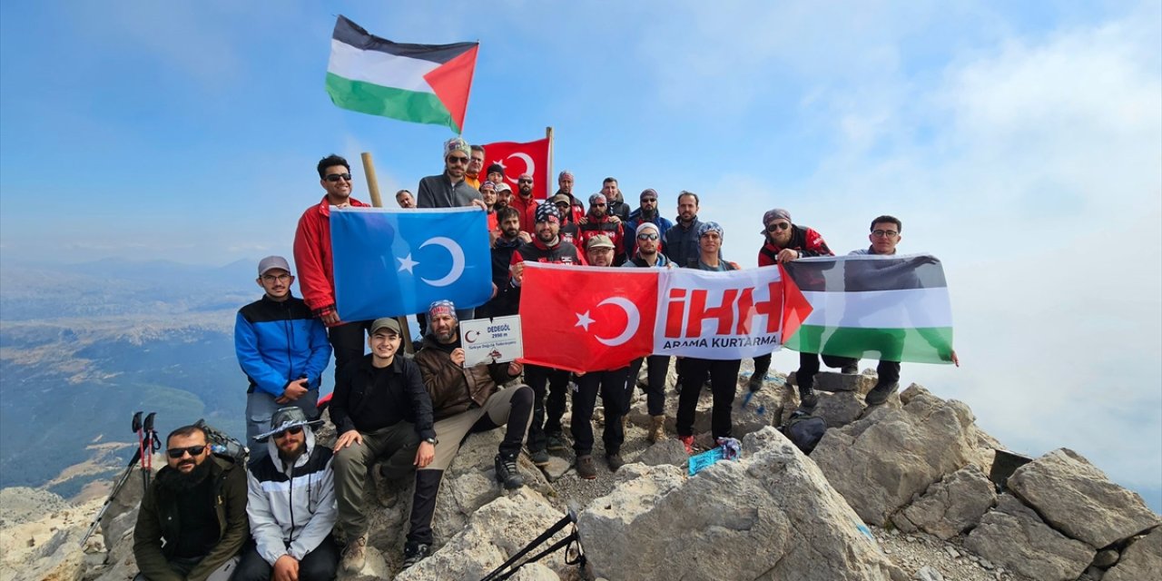 İHH Konya ekibinden Dedegül Zirvesi'nde Filistin’e destek