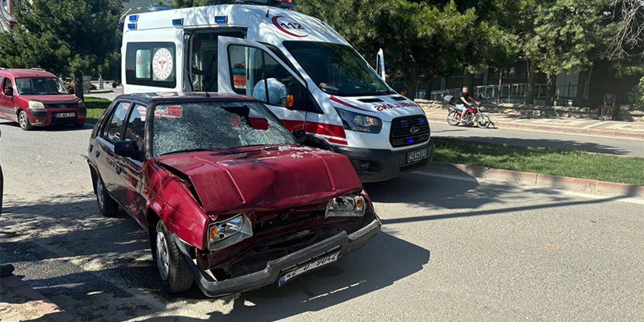 Konya’da otomobil önündeki araca çarptı