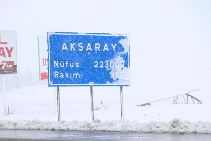 Aksaray’da kar yağışı etkisini sürdürüyor, okullar tatil edildi