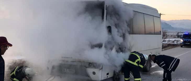 Öğrenci servisinde yangın paniği