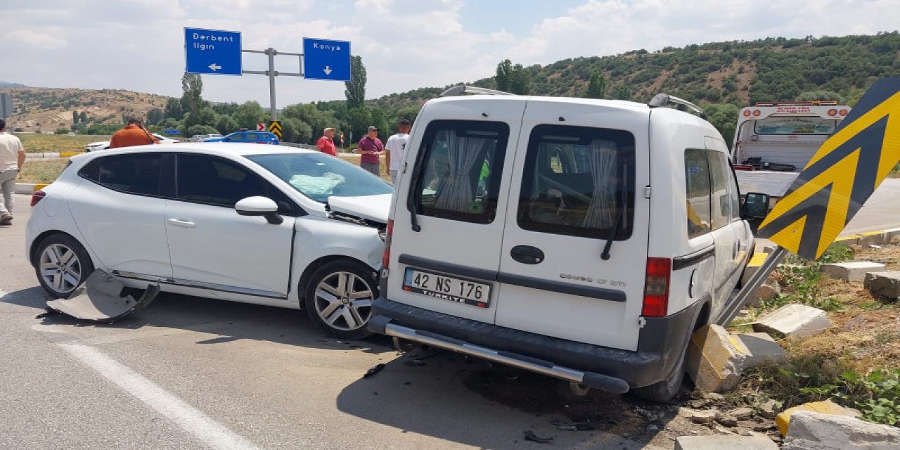 Konya’da otomobil ile hafif ticari araç çarpıştı: 3 yaralı